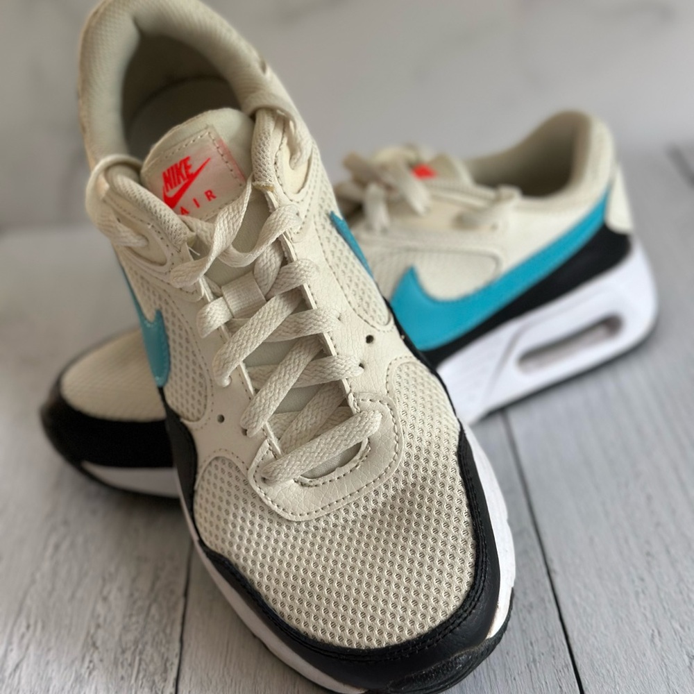 Nike Air Women's Sneakers - Cream, Blue, Black